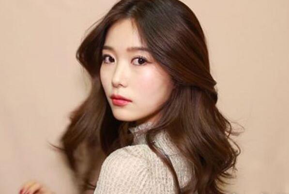 南寧美發(fā)學(xué)校：熱燙頭發(fā)不卷？