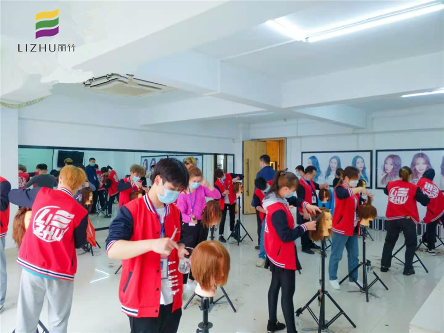 剪發(fā)的手法有哪些？廣西美發(fā)學校告訓告訴你