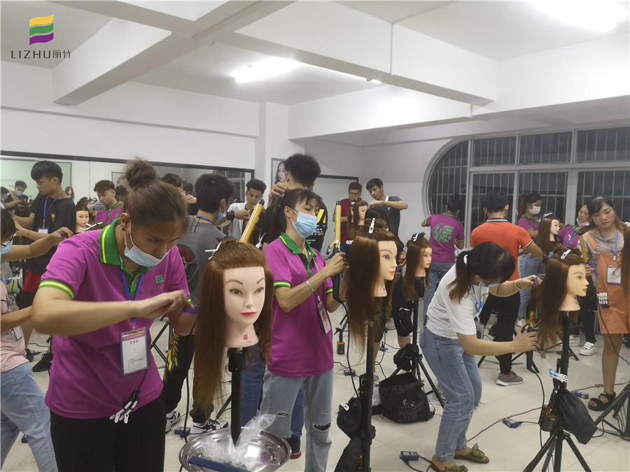 廣西美發(fā)師學什么？電棒使用技巧了解下