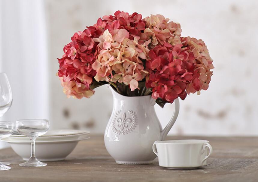 怎么延長(zhǎng)繡球花的期限？快來(lái)和廣西插花培訓(xùn)班學(xué)習(xí)