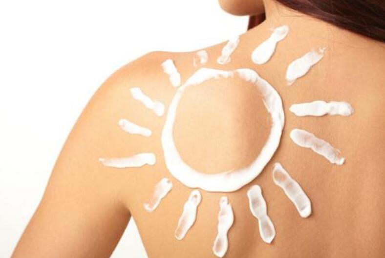 這樣涂才是真“防曬”？快來(lái)和廣西美容學(xué)校學(xué)習(xí)