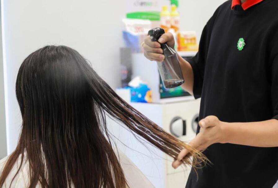 不同長(zhǎng)度的碎發(fā)怎么剪？廣西有實(shí)力的學(xué)校教你