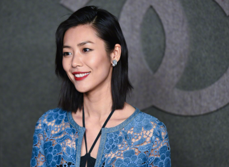 快來(lái)和南寧有實(shí)力的美發(fā)學(xué)校學(xué)齊肩短發(fā)的教程