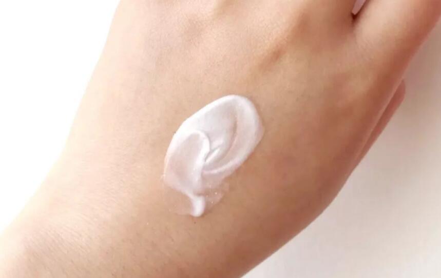 冬季手指開裂怎么辦？廣西美容護(hù)膚培訓(xùn)幫你