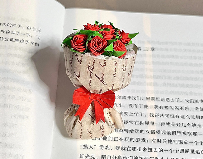 玫瑰花束折紙教程，廣西花藝培訓(xùn)學(xué)校推薦