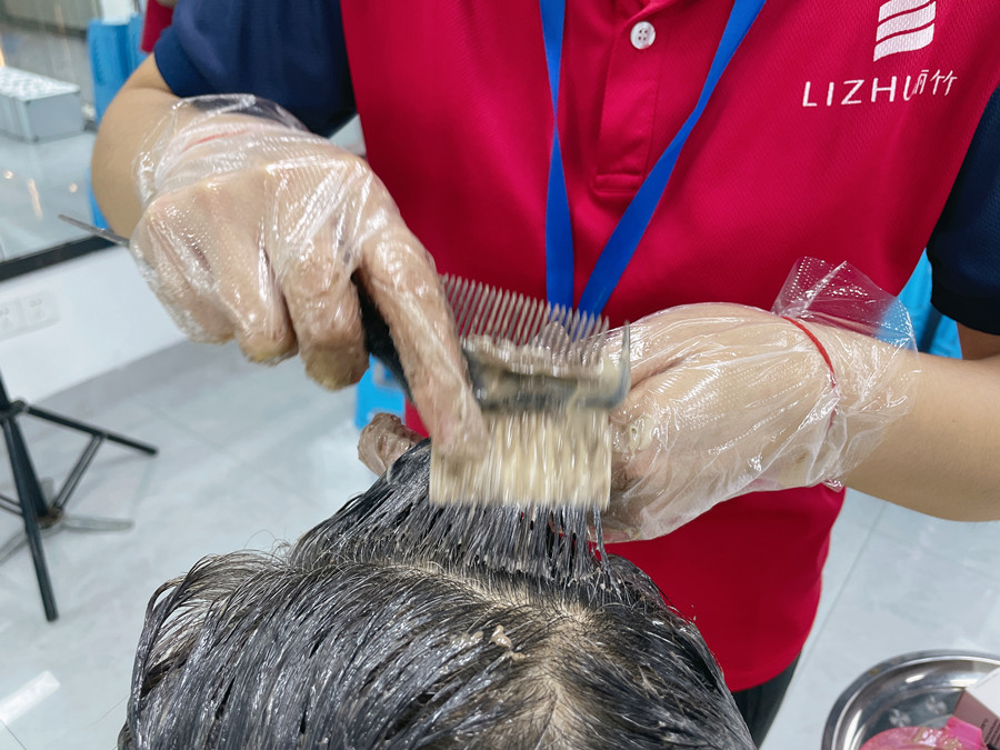 泡沫染發(fā)劑的使用技巧，廣西燙染培訓(xùn)學(xué)校分享