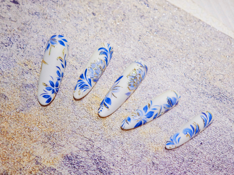 青花瓷美甲，美甲款式小紅書