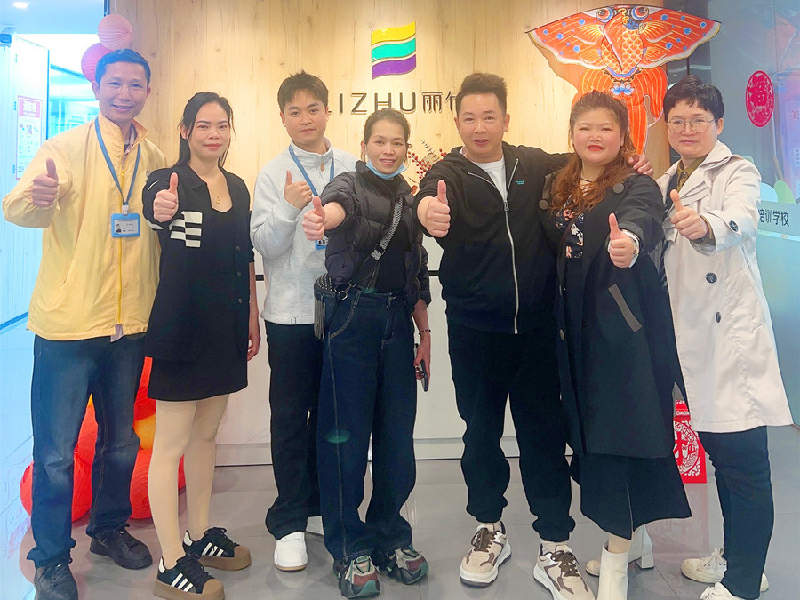 從左到右：李煥玲，盧素豐，方冬瑩，梁麗麗.jpg