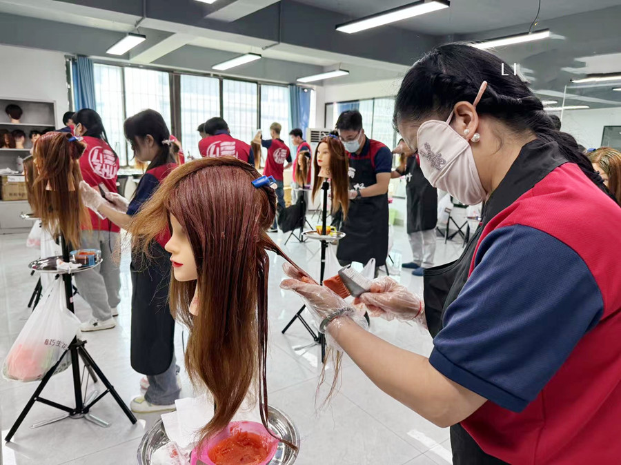 建議你收藏這份新手染發(fā)教程，廣西專(zhuān)業(yè)燙染