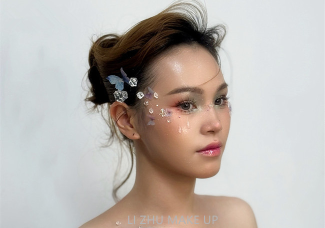 碎鉆氛圍感造型，廣西化妝進(jìn)修深造