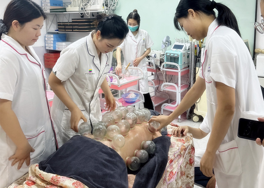 不同人群適合的拔罐時(shí)間，南寧健康管理知識(shí)分享