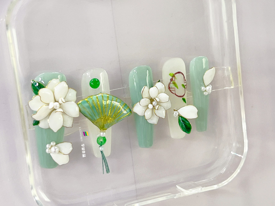 薄荷綠飾品國風(fēng)美甲，南寧美甲學(xué)徒必學(xué)款