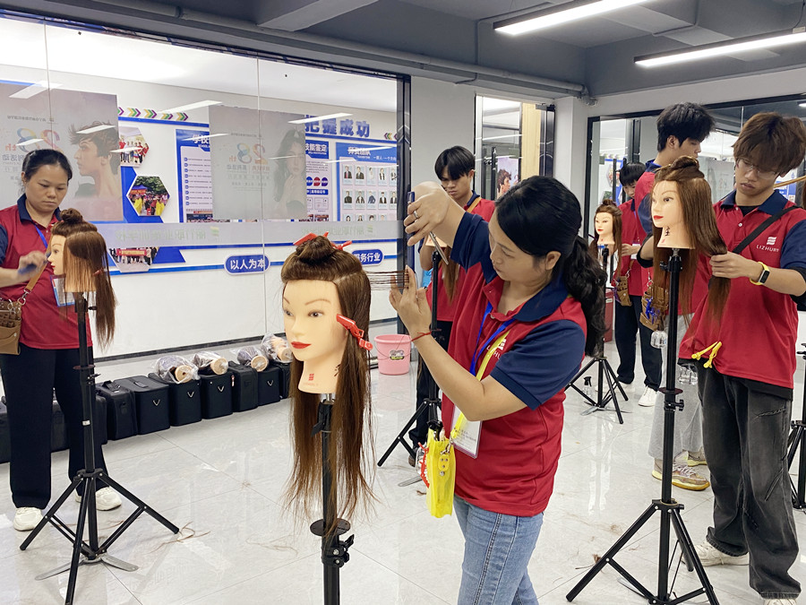 想在廣西學女士剪發(fā)，廣西美發(fā)怎么招生