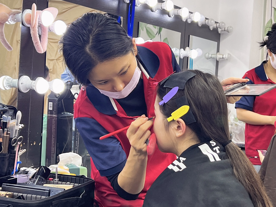 廣西彩妝實操，記錄同學們的每次努力