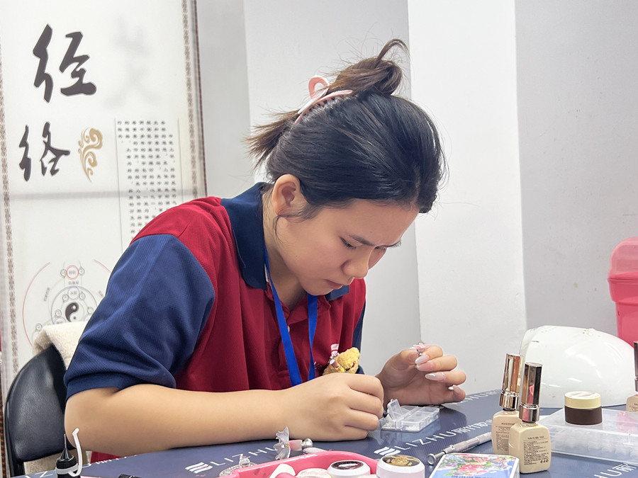 冰粉蝴蝶美甲，南寧美甲技能大賽作品解析